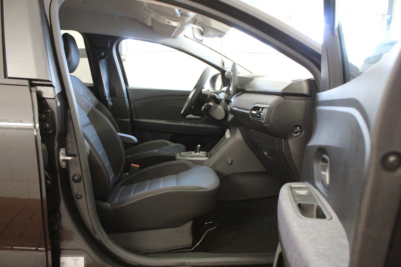 Fahrzeugabbildung Dacia Jogger Hybrid 155 Journey 7-Sitzer MY 2026