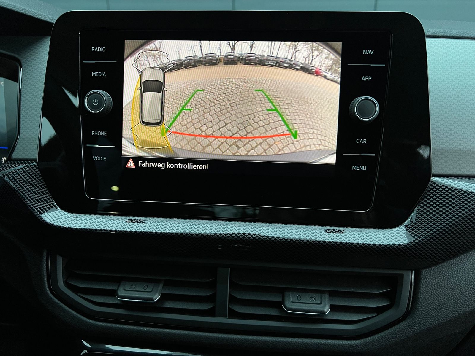 Fahrzeugabbildung Volkswagen T-Cross 1.5 TSI Life DSG *IQ-Light, PDC, Kamera,