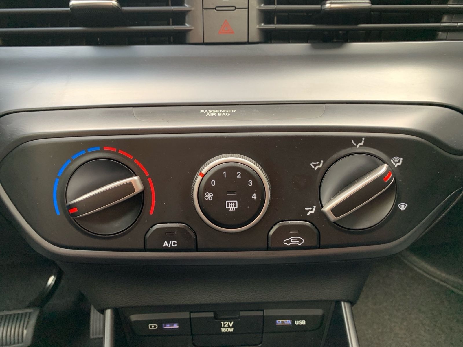 Fahrzeugabbildung Hyundai BAYON 1.0 T-GDI 7-DCT Select Mild-Hybrid Sitzhei