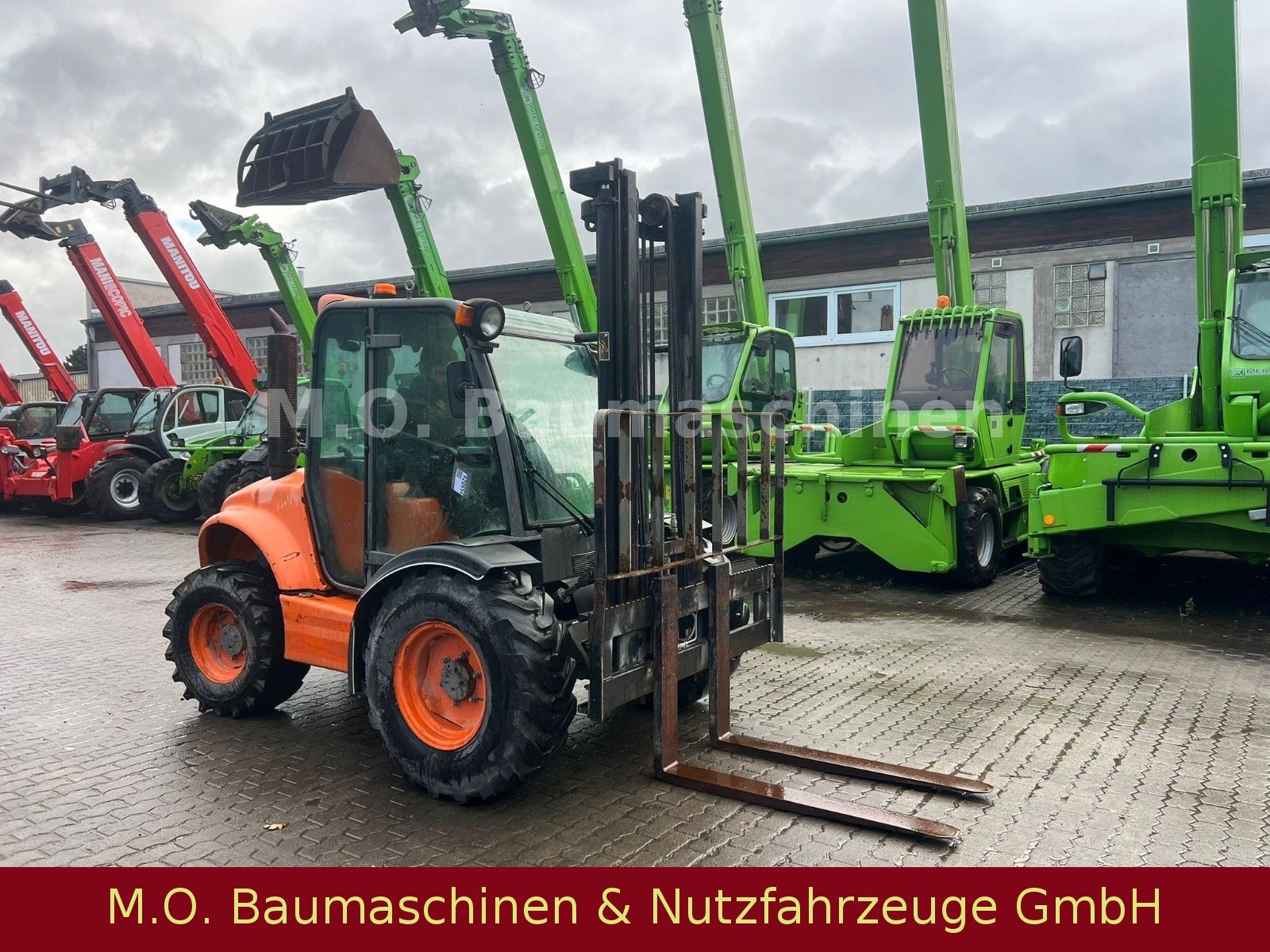 Fahrzeugabbildung AUSA CH 250 / Allrad / 2,5 t / 3,60 m