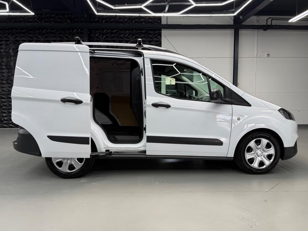 Ford Transit Courier 1.5 TDCi, Foto 9 von 40