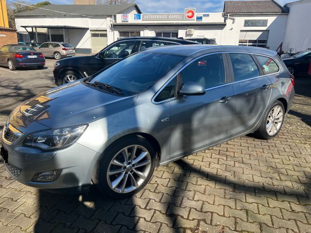 Opel Astra J Sports Tourer Innovation