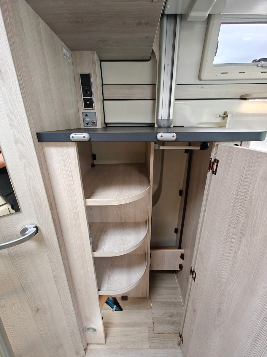 Fahrzeugabbildung Karmann Dexter 550 - Hubdach, Autom., Markise, Lithium -