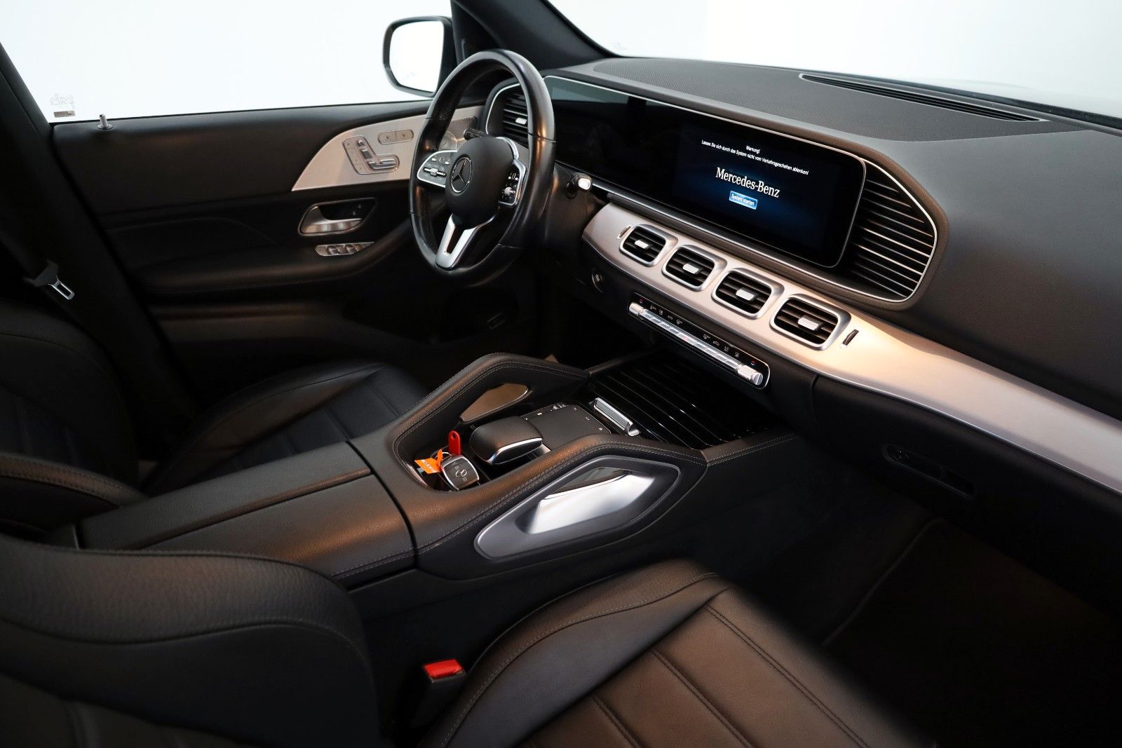 Fahrzeugabbildung Mercedes-Benz GLE 350 de 4M Navi,LED,SH,360°Kamera,Panoram,AHK