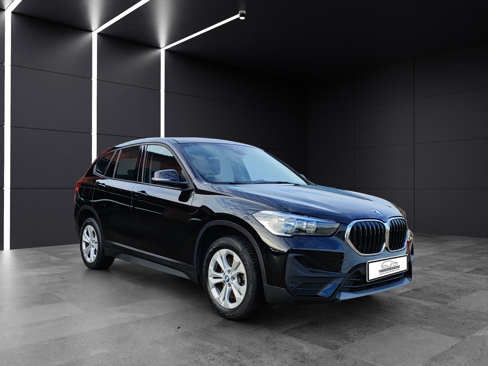 Fahrzeugabbildung BMW X1 sDrive 20 i Advantage*Automatik*Navi*DAB*PDC