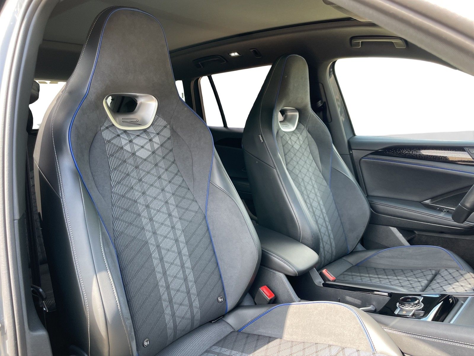 Volkswagen Tiguan 2.0 TSI 4Motion R-Line DSG AHK MATRIX LM foto 17