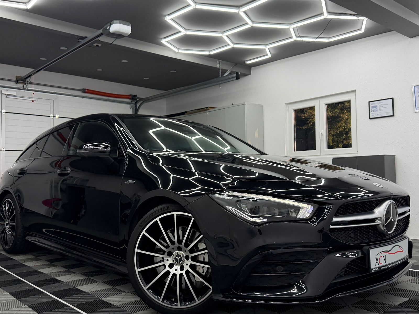 Fahrzeugabbildung Mercedes-Benz CLA 35 AMG SB 4-MATIC/BURMESTER/360*/DISTRONIC+