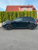 Mercedes-Benz GLA 250 4MATIC 7G-DCT AMG Line Night Paket - Mercedes-Benz GLA 250 von privat