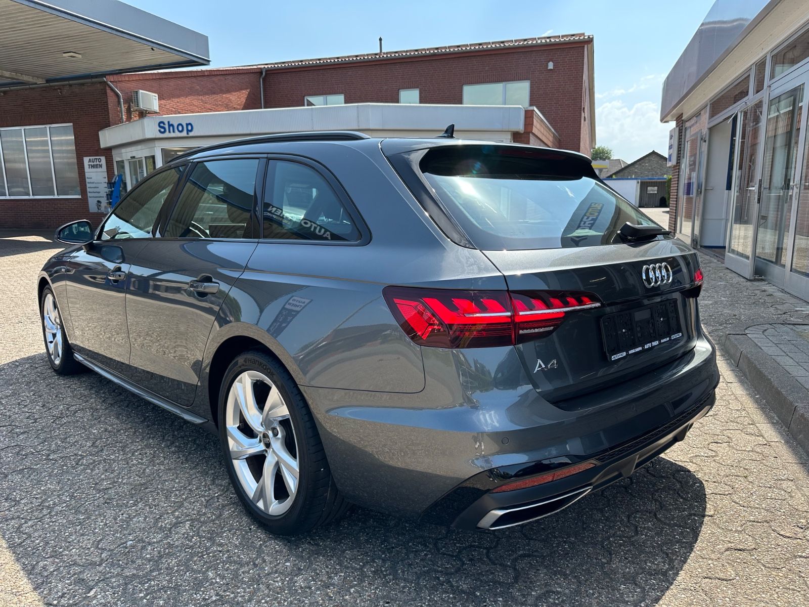 Fahrzeugabbildung Audi A4 Avant 40 TDI S line S-Tron Pano/Navi/GRA/LED