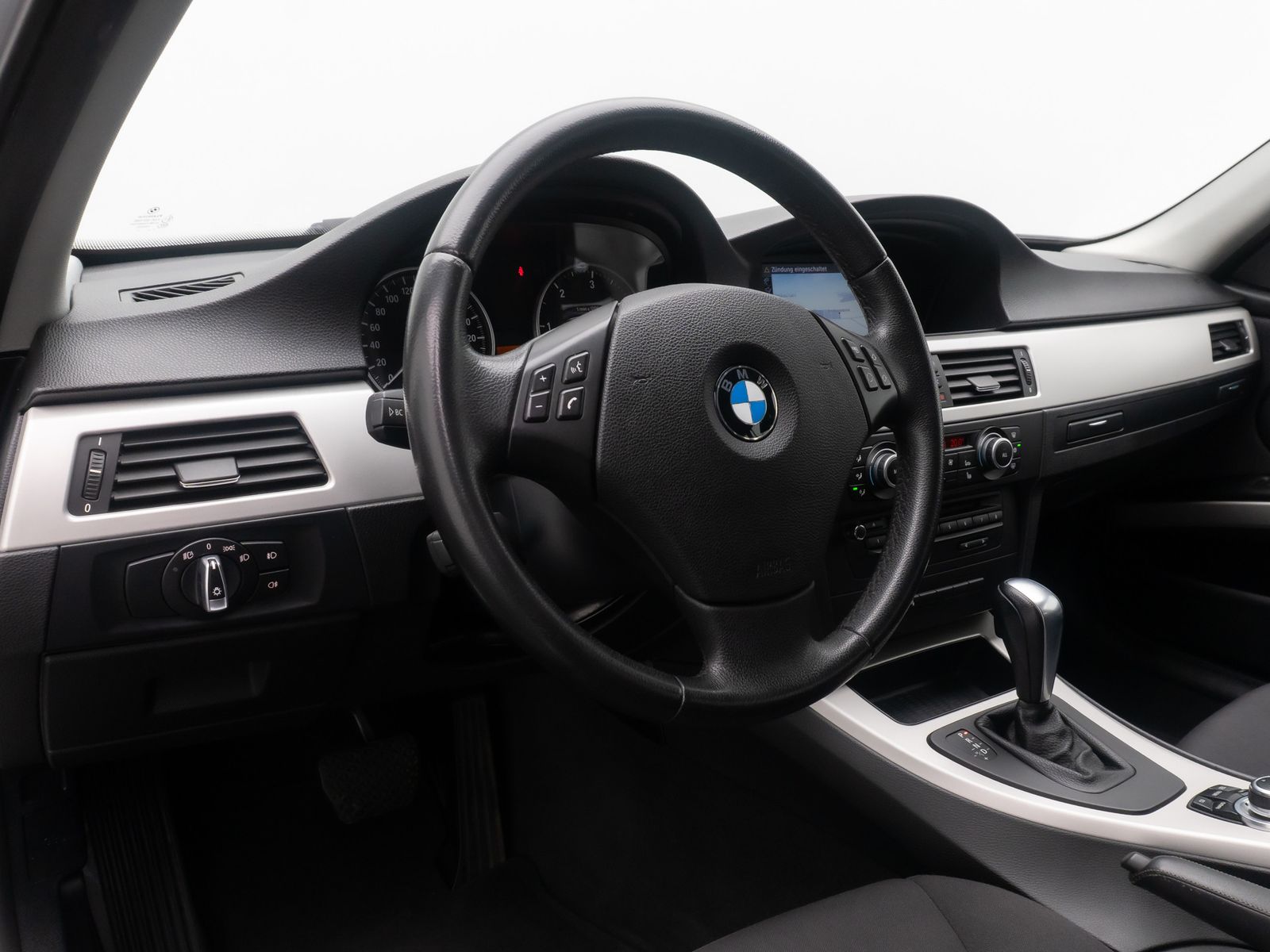 Fahrzeugabbildung BMW 320d Tempomat Xenon PDC NaviBusiness Standhzng