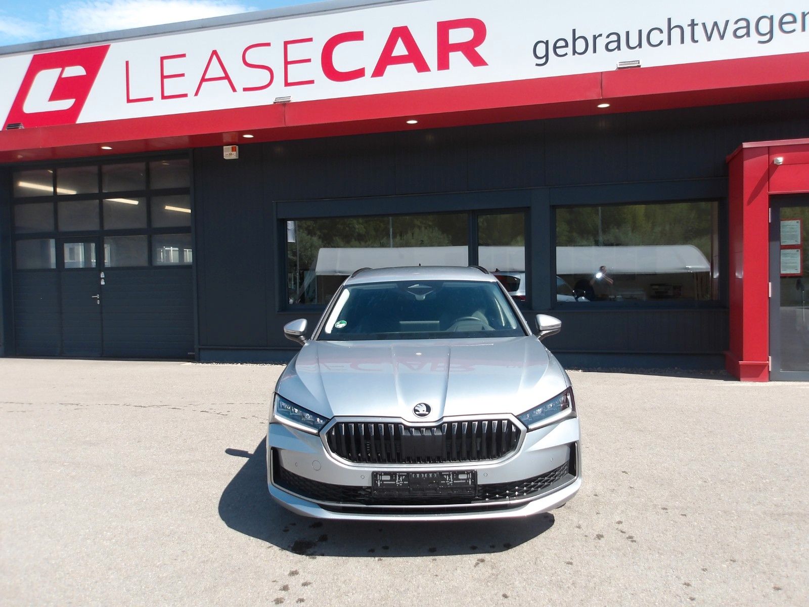 Skoda Superb Combi 2.0 TSI 195 kW 4x4 *EXP. 29990* imagem 3