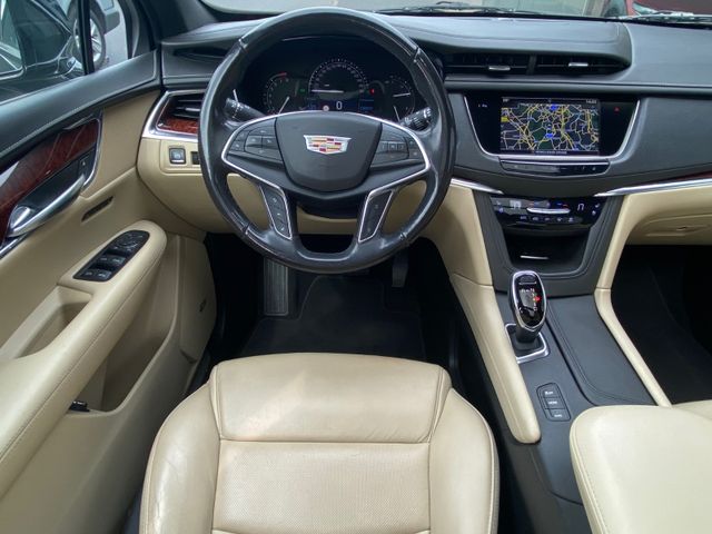 Fahrzeugabbildung Cadillac XT5 Premium AWD , NAVI+RFK*HEAD-UP*PANO*AHK