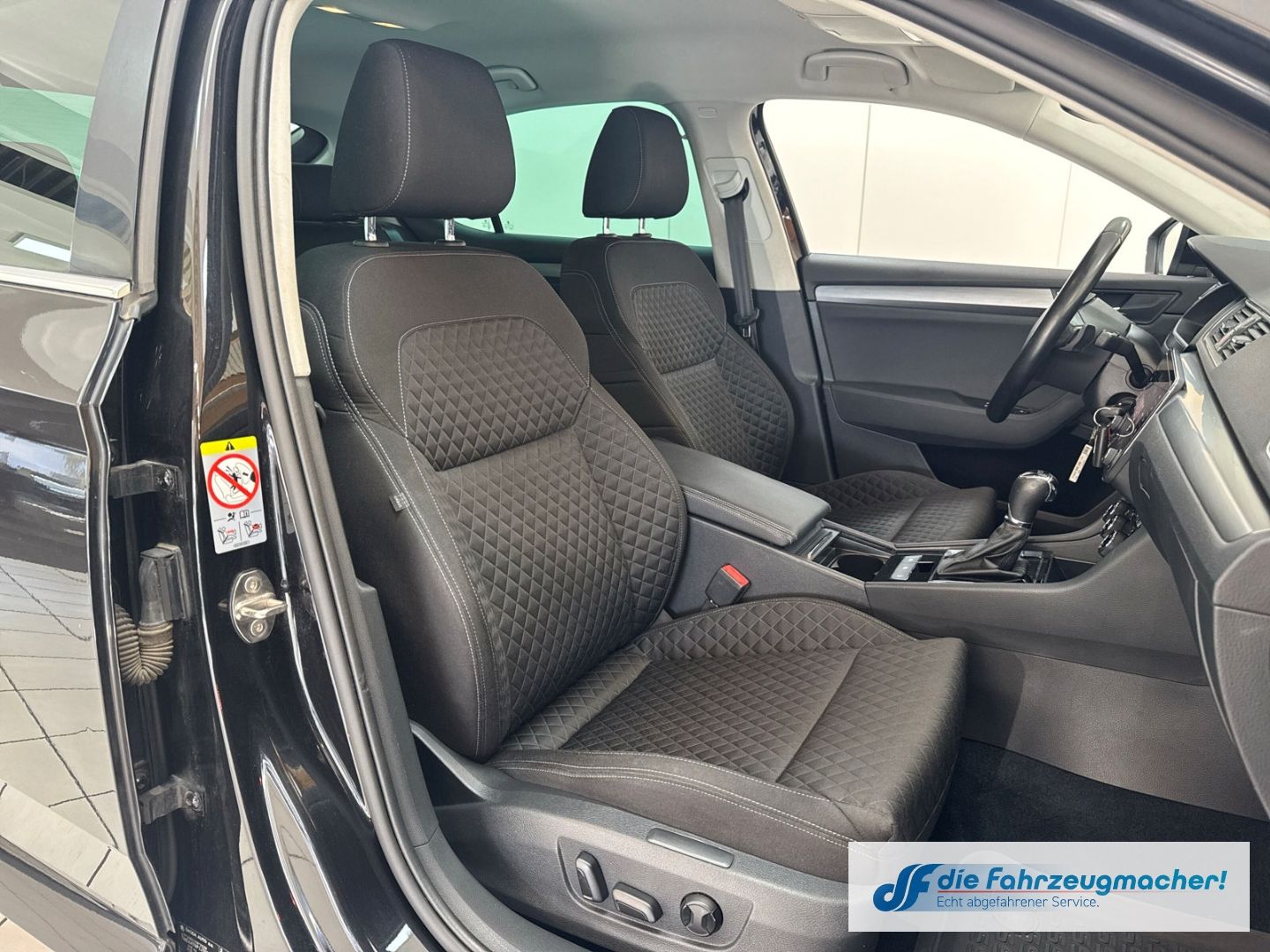 Fahrzeugabbildung SKODA Superb Style 2.0 TDI Navi *HAGELSCHADEN *EXPORT