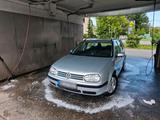 Volkswagen Biete hier ein Golf 4 Variant an 1.6 16v - Volkswagen Golf aus 2000: Variant
