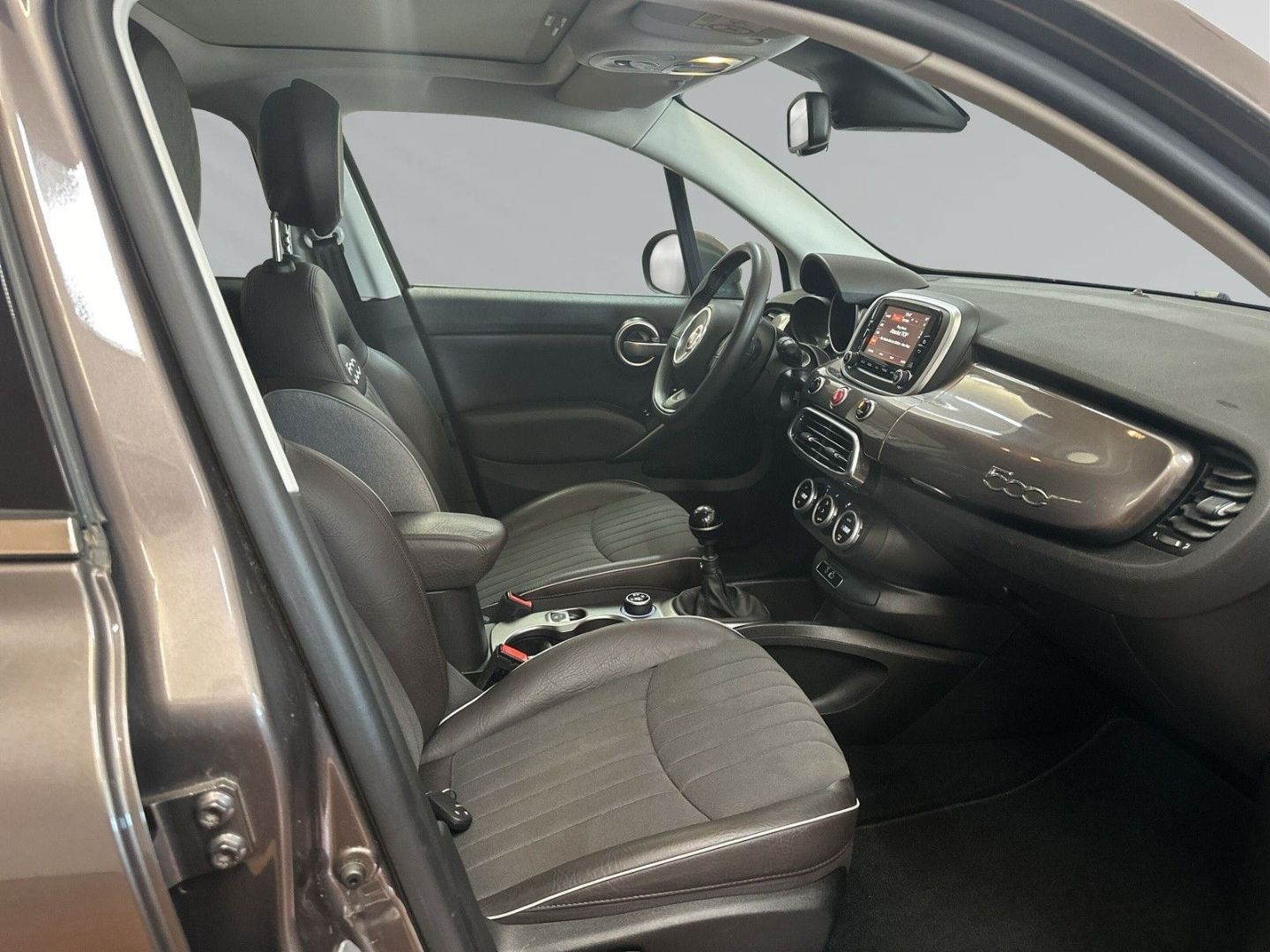 Fahrzeugabbildung Fiat 500X 1.6 JTD LOUNGE KLIMA PANO NAVI