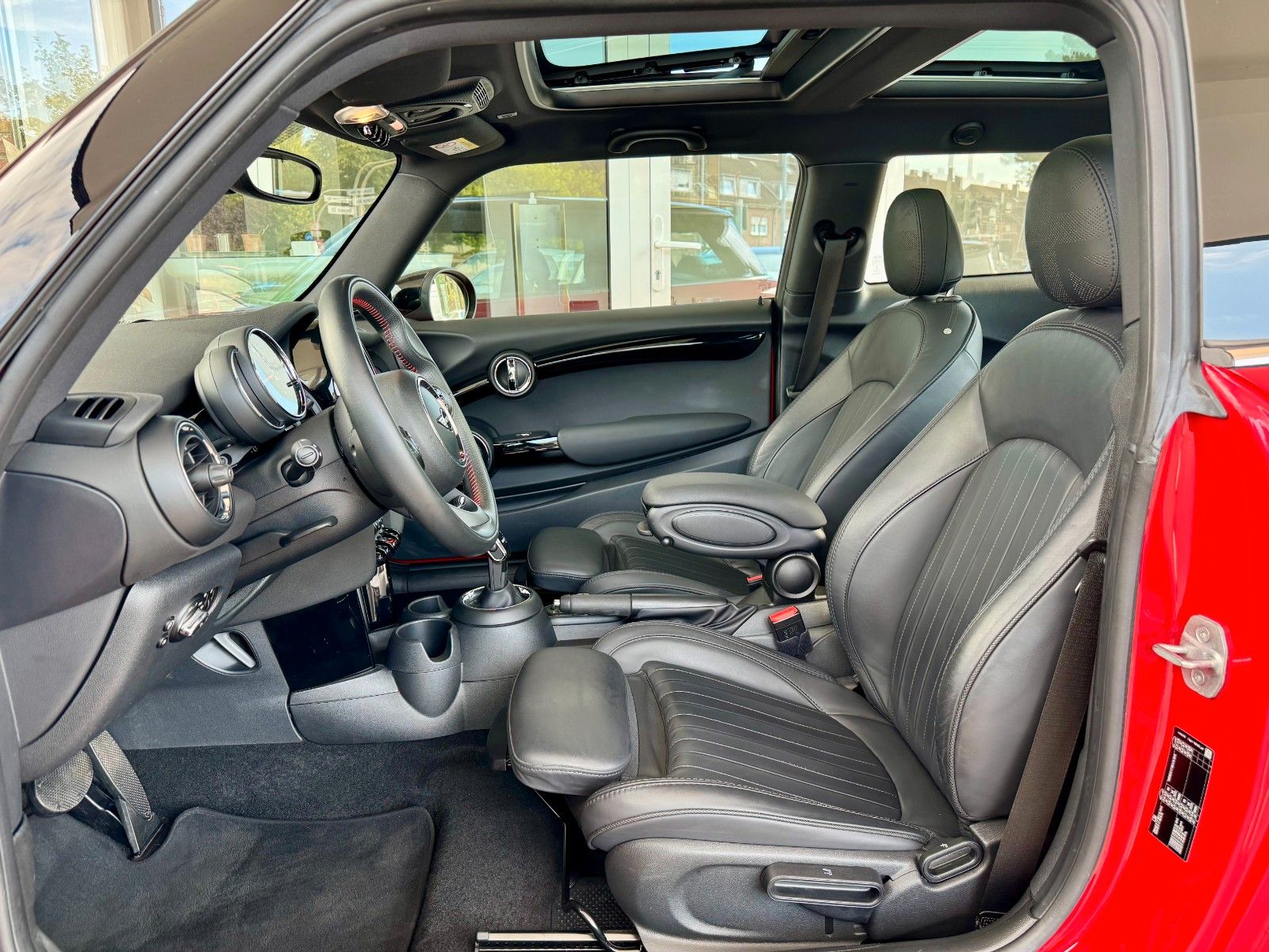 Fahrzeugabbildung MINI Cooper Autom. Navi/Panorama/LED/Sportsitze/1.Hd
