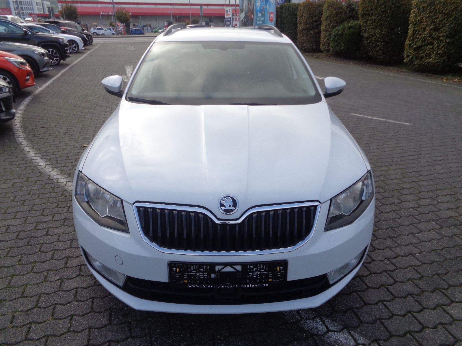 Fahrzeugabbildung SKODA Octavia Combi Ambition/Automatik/Navi/Klima