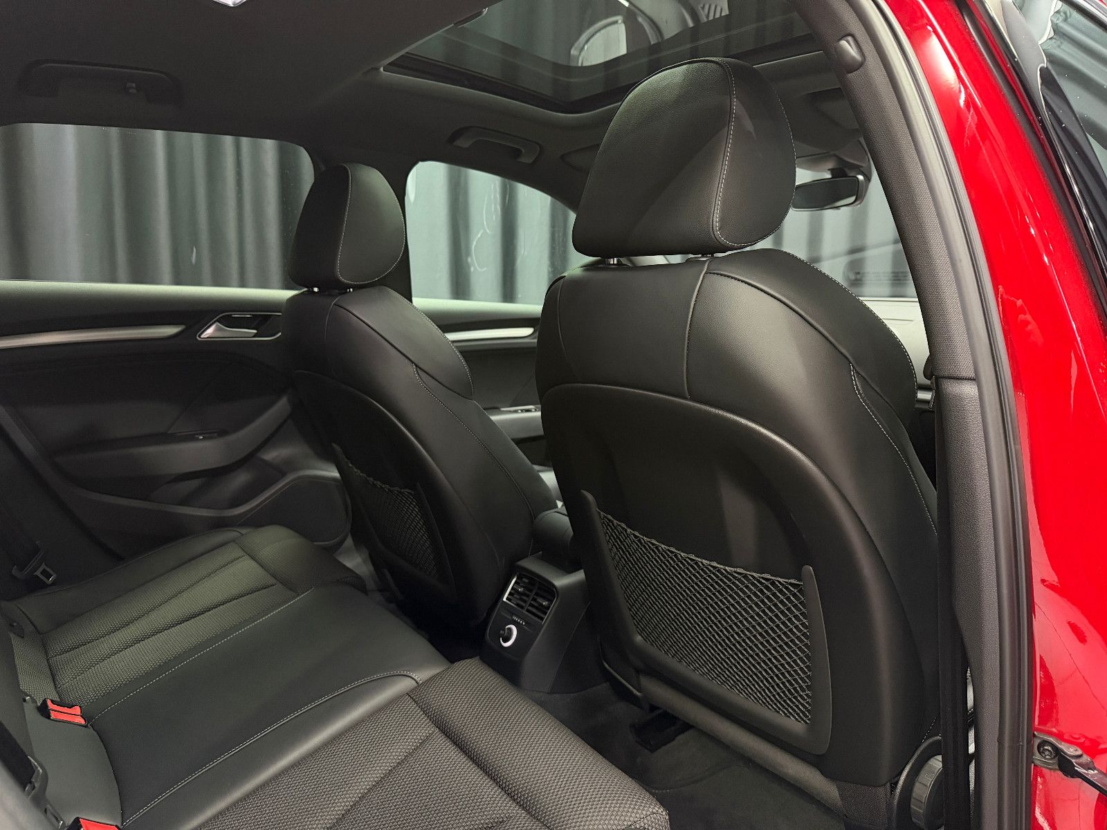 Fahrzeugabbildung Audi A3 Sportback e-tron s-line |AHK|PANO|NAVI