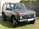Lada Niva Bronto - graue Lada Niva