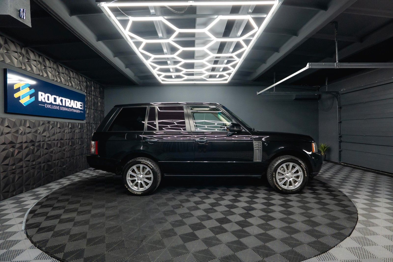 Fahrzeugabbildung Land Rover Range Rover V8 4.4 TD Vogue | Turbo + TÜV NEU