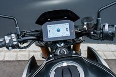 KAWASAKI Z 900 SE 2026 Performance + AKRA + Quickshifter