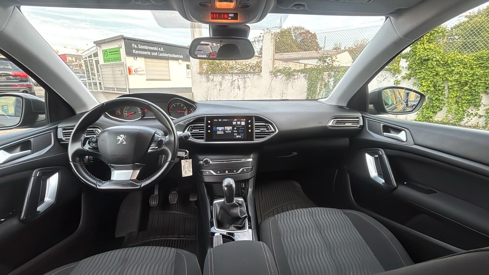 Peugeot 308 Active *1.2 Benzin* *Gut gepflegt*
