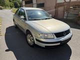 Volkswagen 1.8 Comfortline B5 Limousine / Klima /HU 8/27 - Volkswagen Passat: 2.5