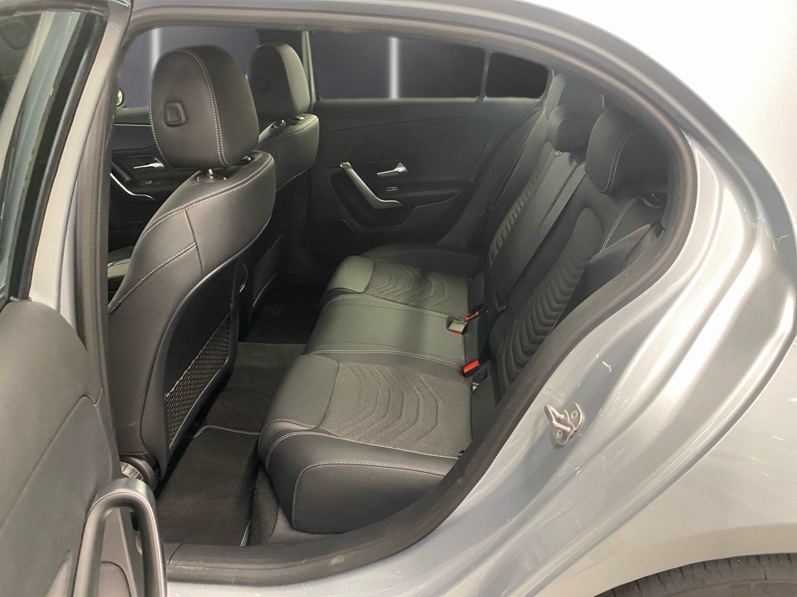 Fahrzeugabbildung Mercedes-Benz A 180 Progressive *LED*Kamera*CarPlay*SHZ*MBUX*