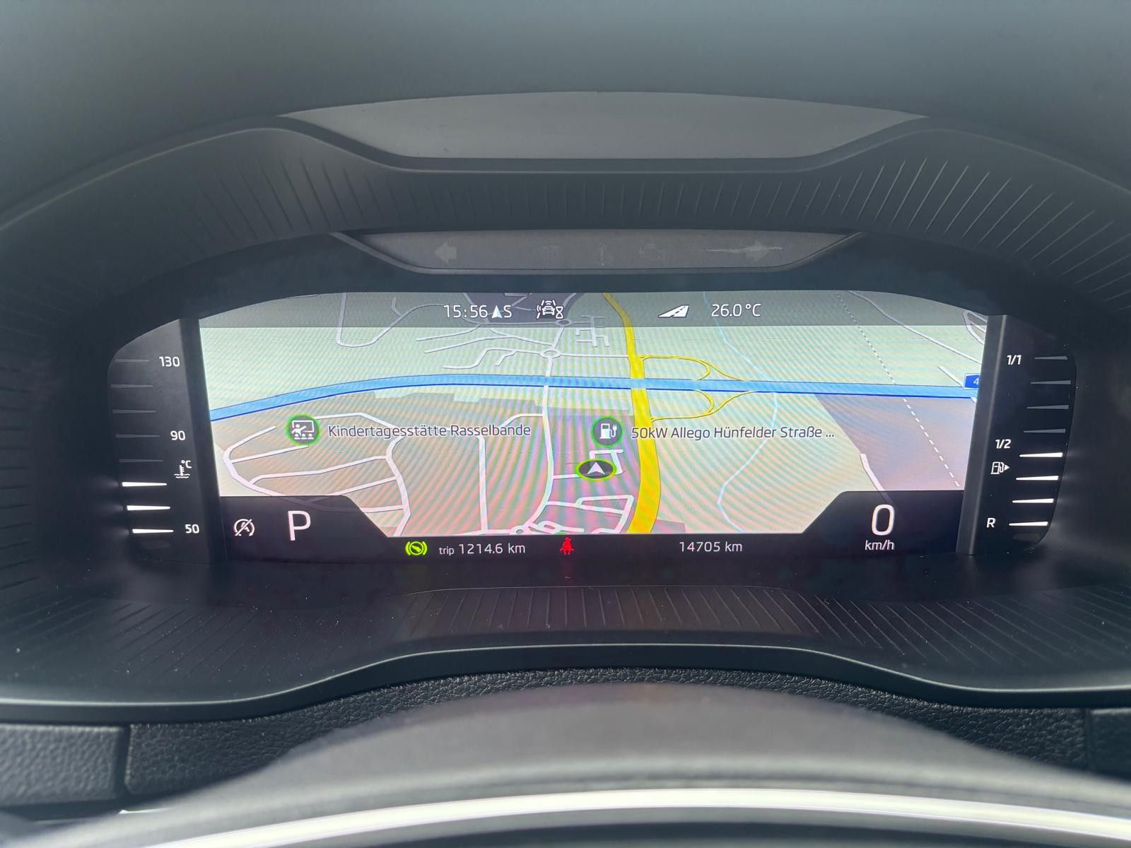 Fahrzeugabbildung SKODA Karoq SportLine 4x4-ACC-PANO-VIRTUAL-KAM-SHZ-LED