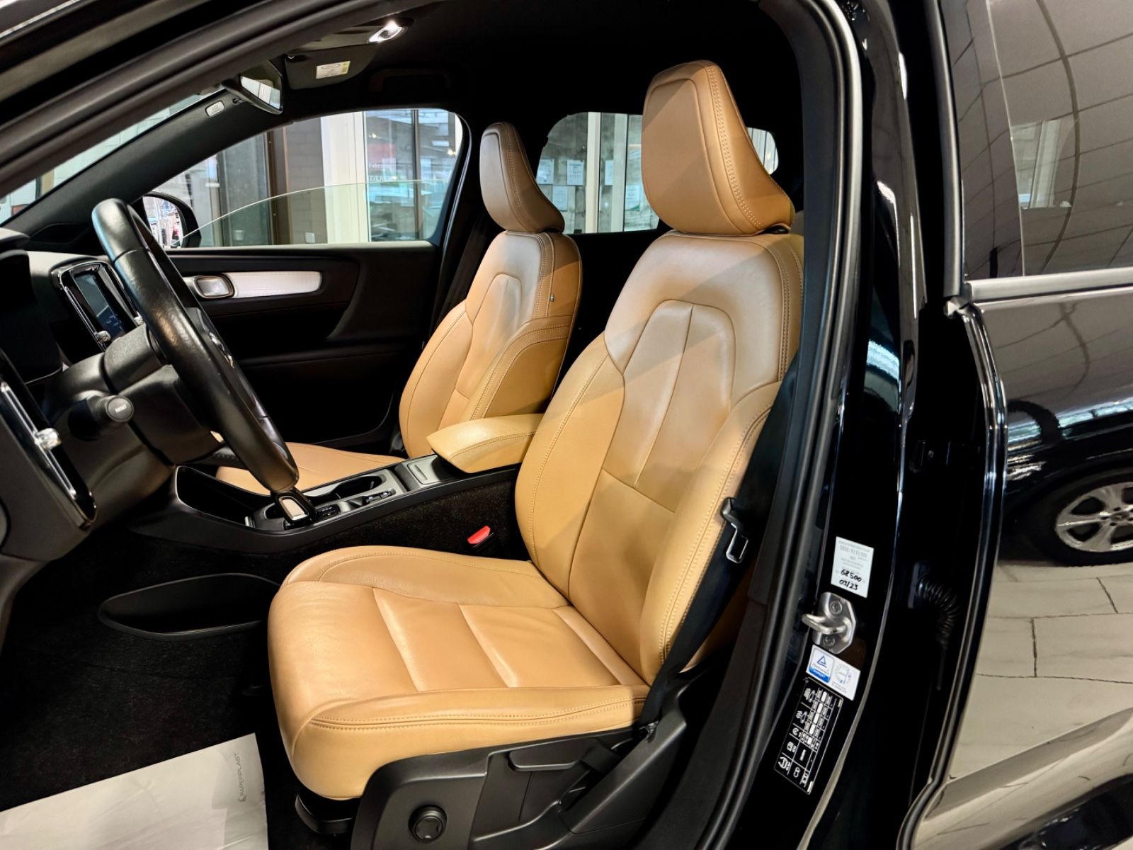 Volvo XC40 2.0 T5 AWD AUT LEDER NAVI LED CAM SHZ PDC foto 11