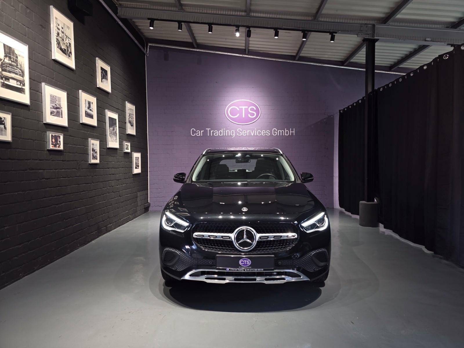 Mercedes-Benz GLA 200/ PANORAMA /1 HAND/TOP