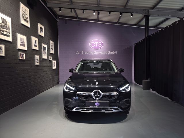 MERCEDES-BENZ GLA 200/ PANORAMA /1 HAND/TOP