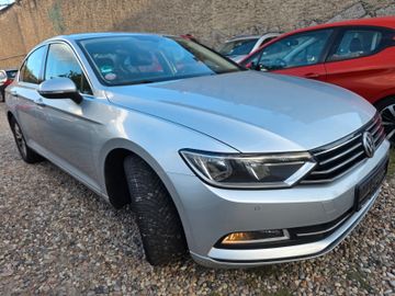 Volkswagen Passat - 2