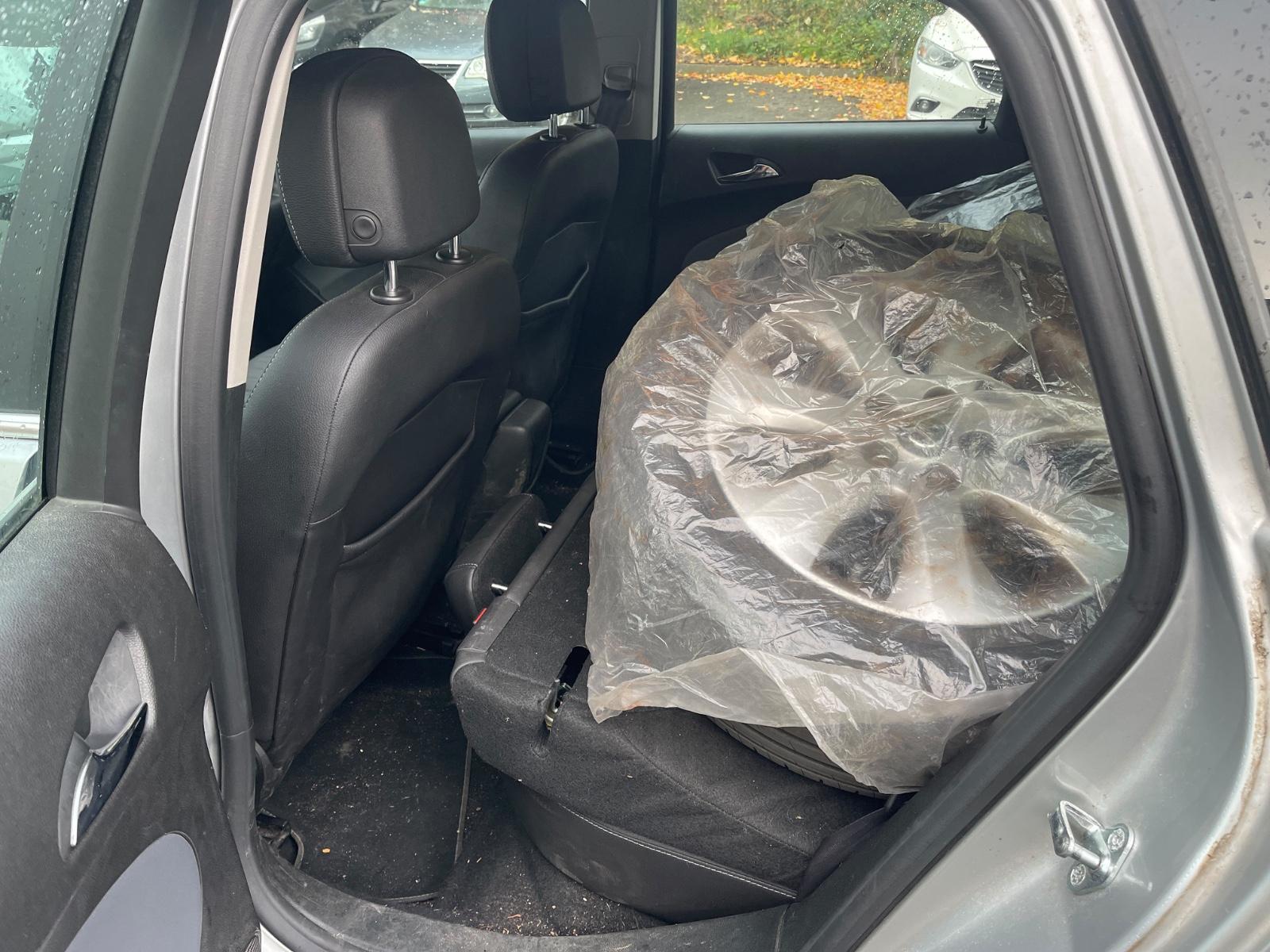 Opel Astra 2015 — photo 13