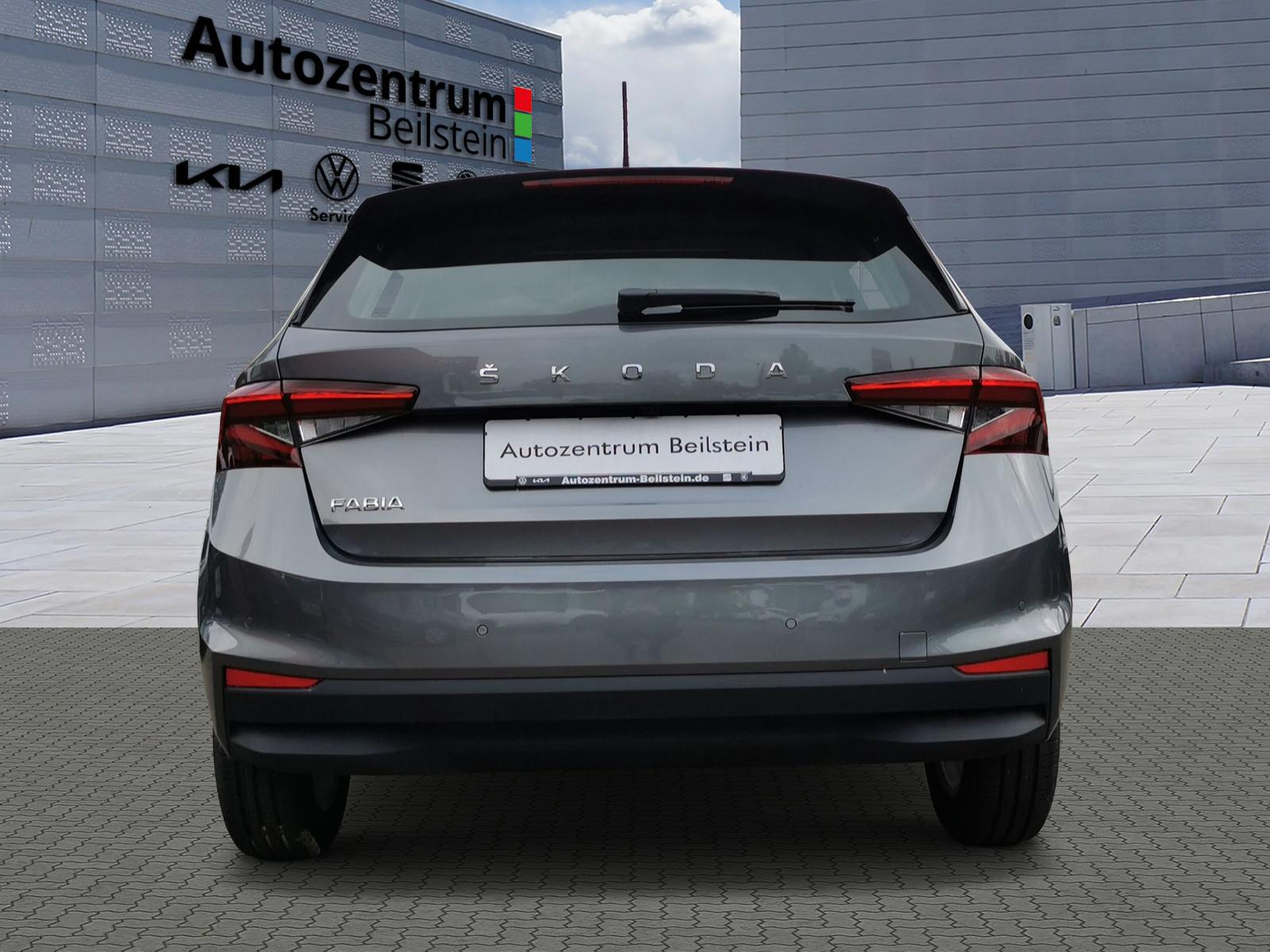 Skoda Fabia 1.0  TSI Ambition DSG  Kamera  LED