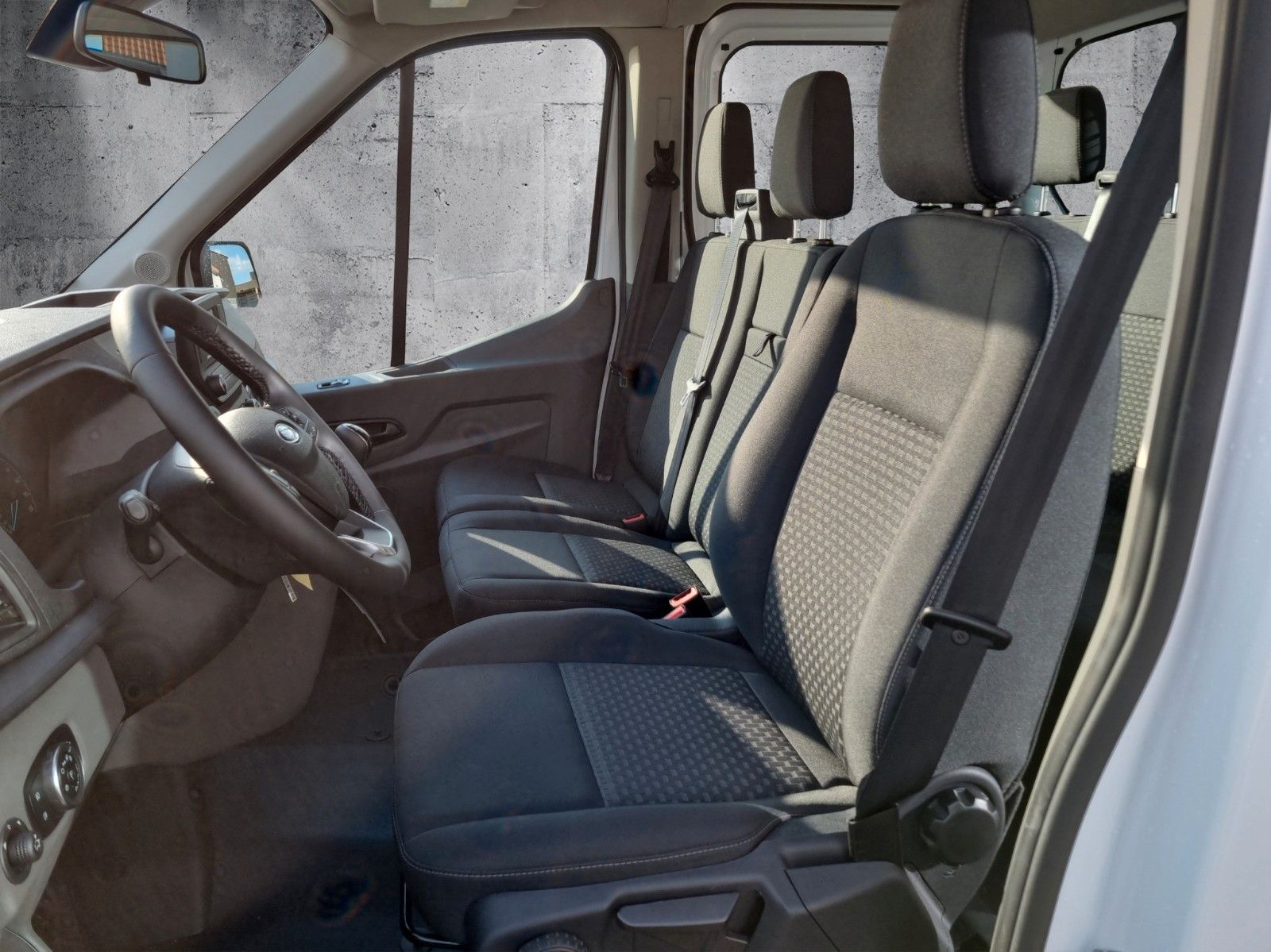 Fahrzeugabbildung Ford Transit Pritsche 350 L3 Doppelkabine Trend