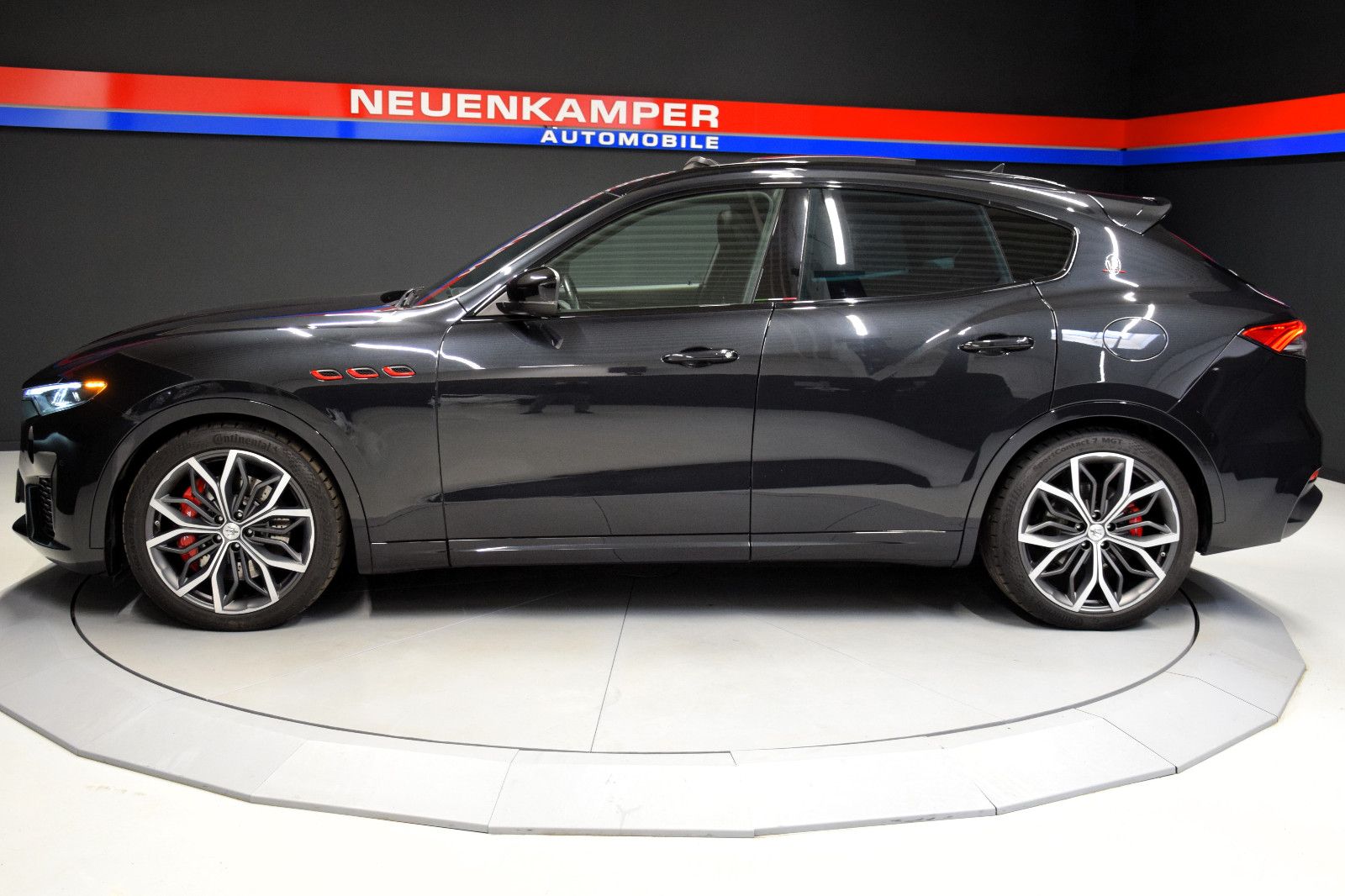 Fahrzeugabbildung Maserati Levante GranSport Pano Luft Trofeo Optik 21"