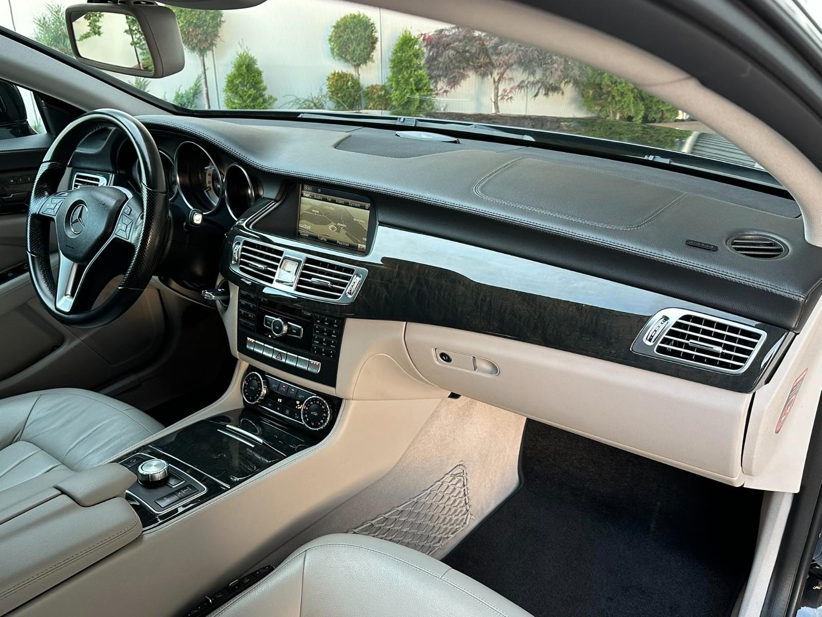 Mercedes-Benz CLS Shooting Brake 350 CDI V6 265 ch BVA 4Matic / Cuir / Sièges massants / Toit ouvrant / Suspension pneumatique