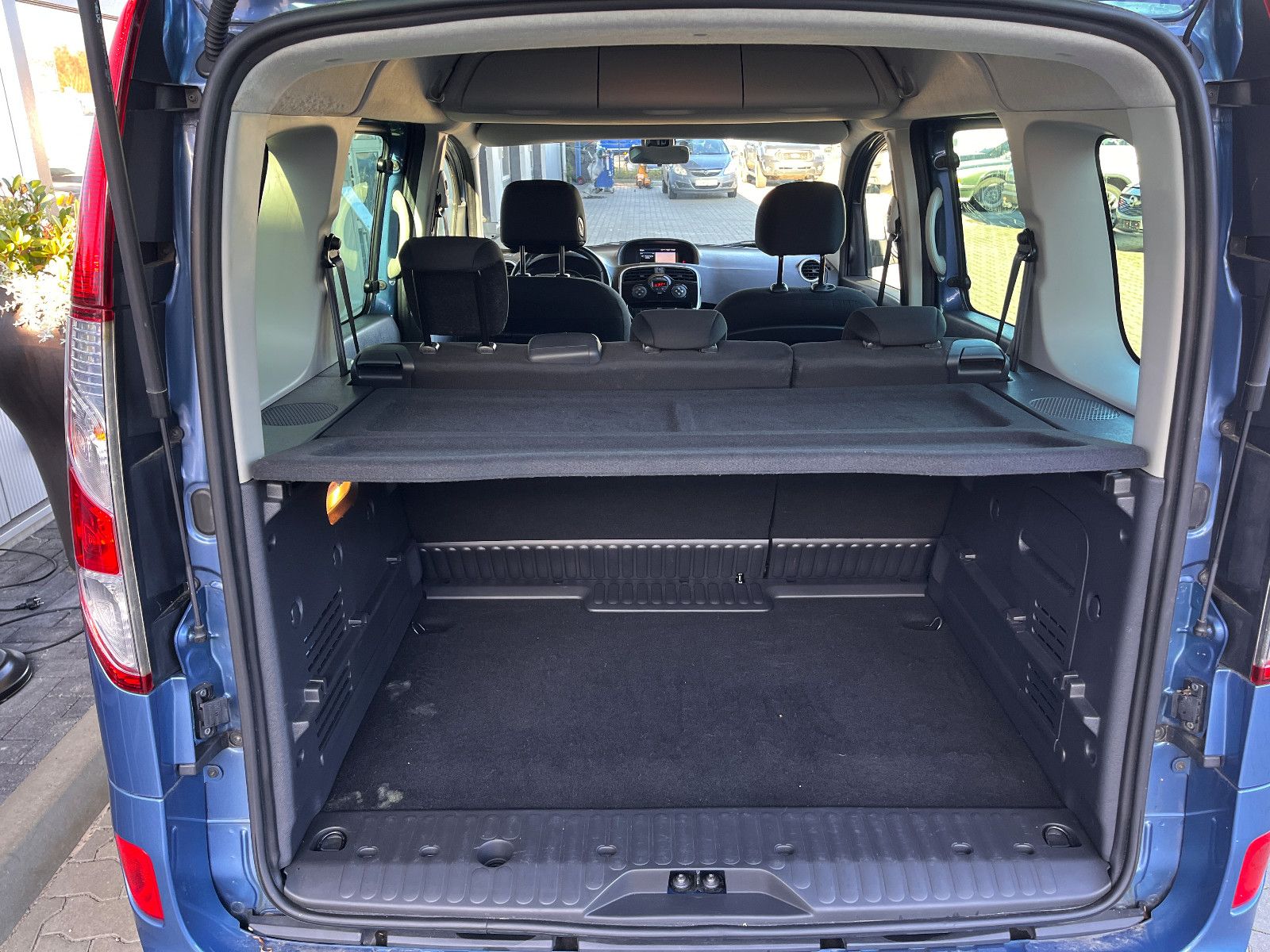 Fahrzeugabbildung Renault Kangoo Limited 1.2