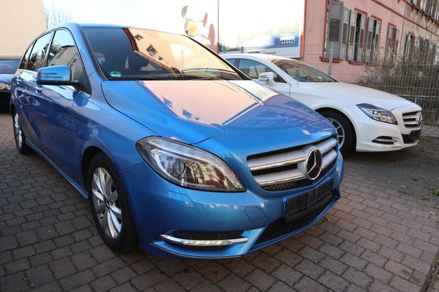 Mercedes-Benz B 180 CDI / d Bi-Xenon Leder Navi AHK Kamera