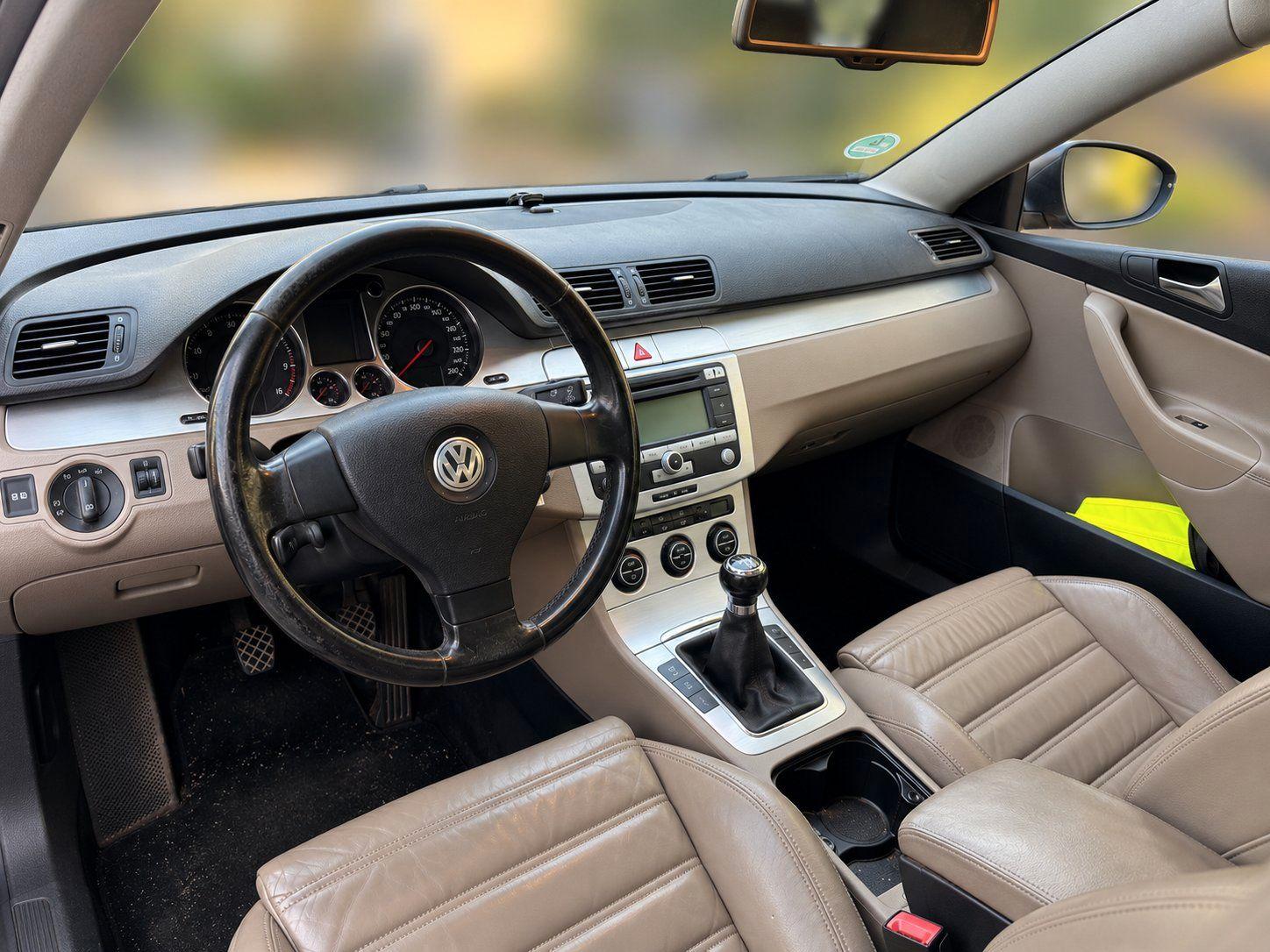 Volkswagen Passat 2007 — interior