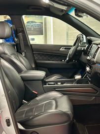 Fahrzeugabbildung Ssangyong REXTON 2.2D**SAPPHIRE**4WD**7AT**7SITZER**