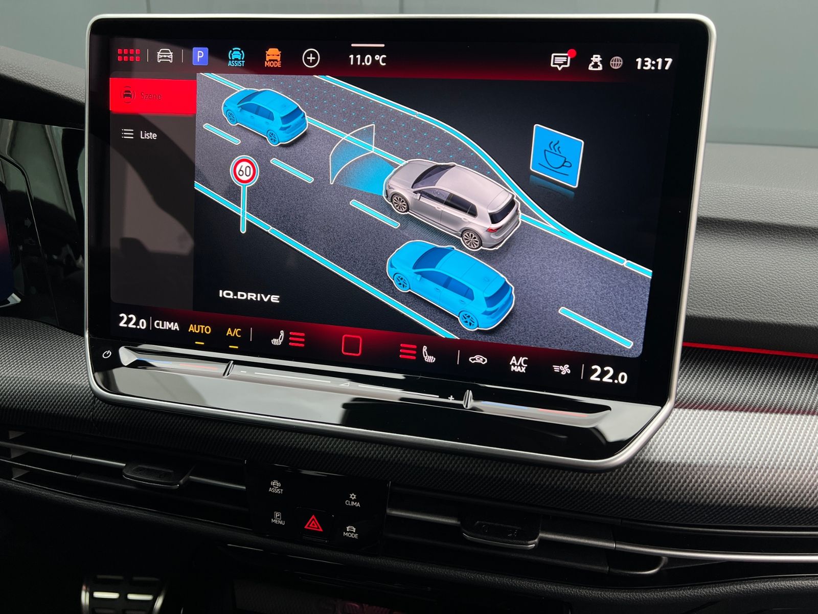 Fahrzeugabbildung Volkswagen Golf VIII R 2.0 TSI DSG 4MOTION *IQ.Light, Black