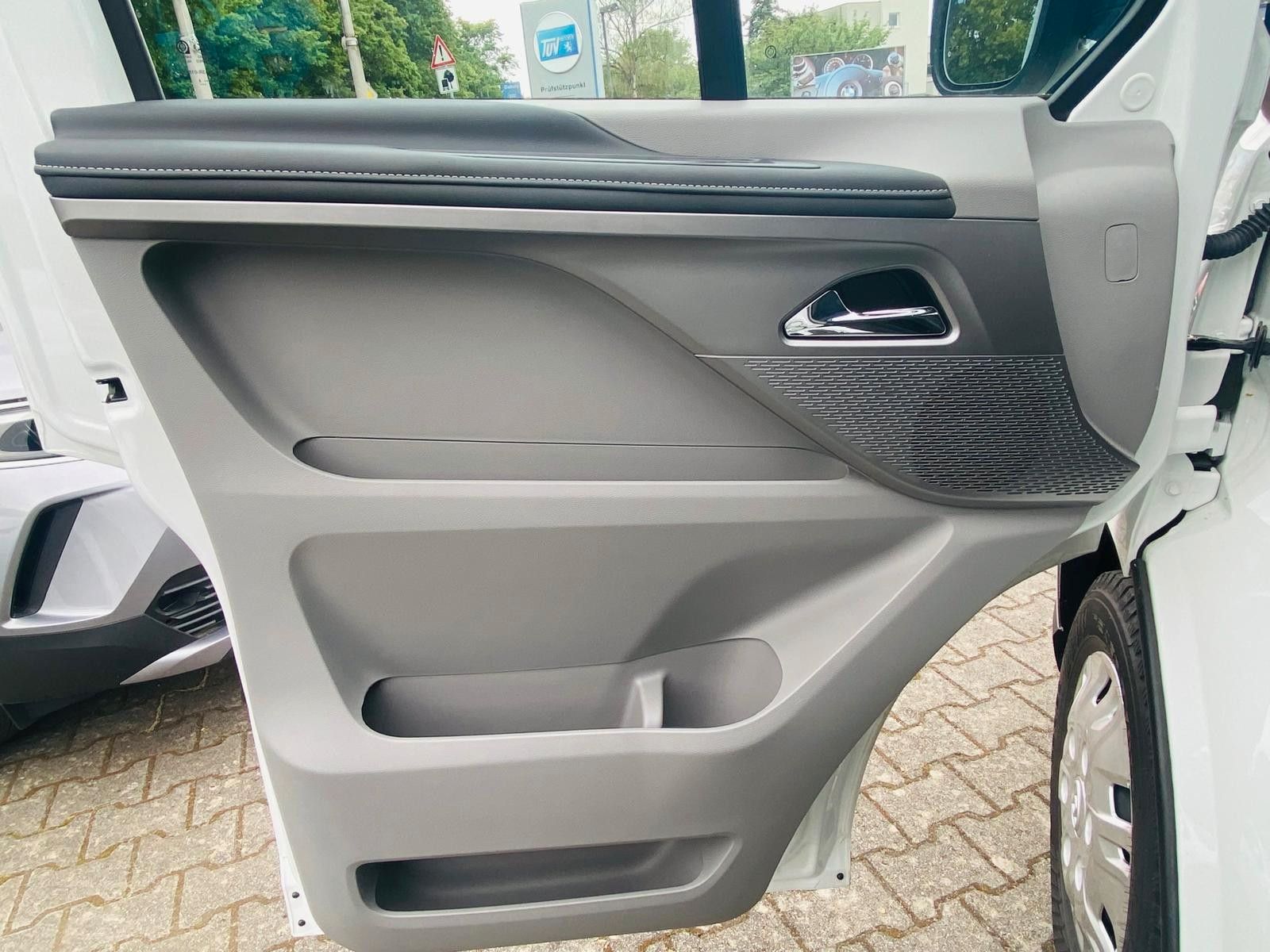 Fahrzeugabbildung Maxus eDeliver 7 L2 3,5t 3SIT+LED+NAVI+SHZ+KAMER+ACC+