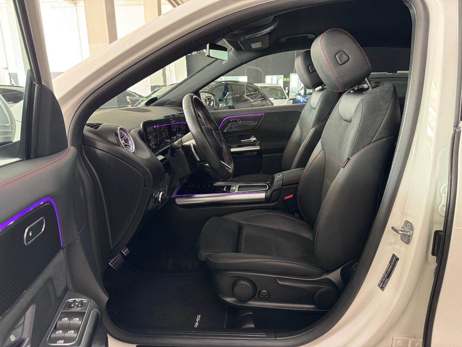 Fahrzeugabbildung Mercedes-Benz GLA 200 d 8GT AMG LINE PLUS MBUX DISTRONIC 19ALU