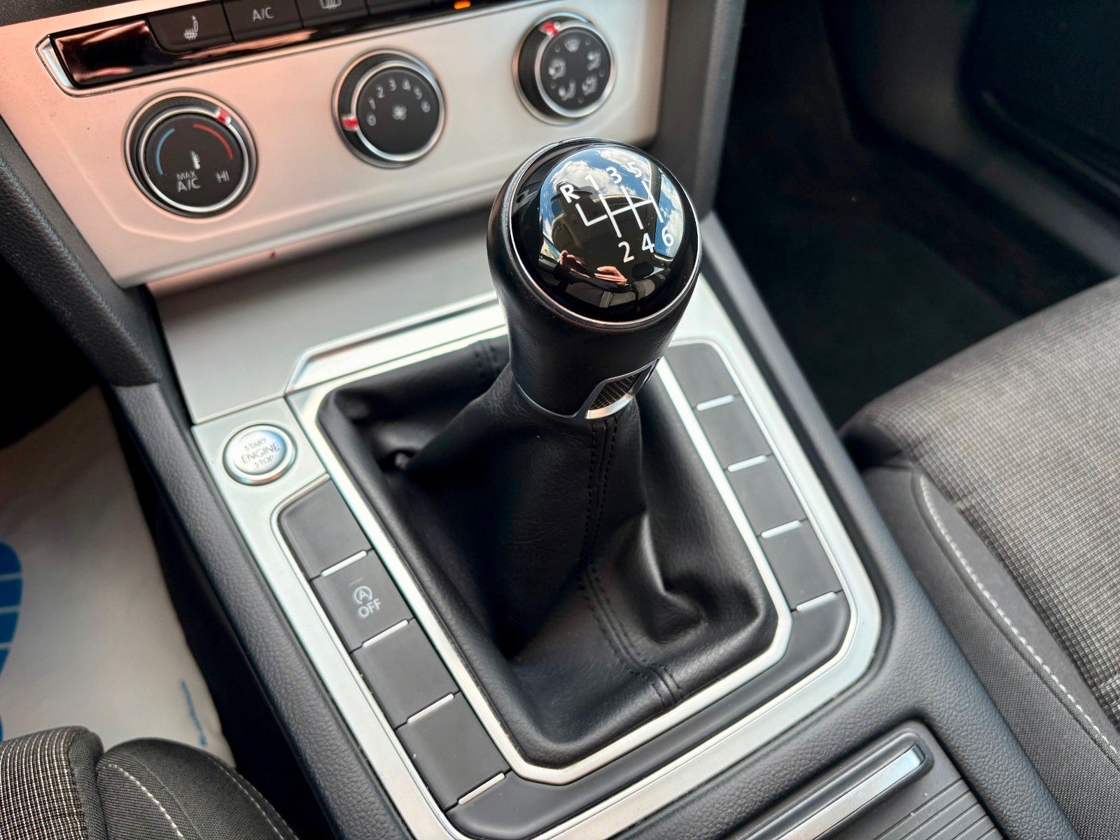 Fahrzeugabbildung Volkswagen Passat Variant 1.6 TDI Comfortline Navi SPORTSIT