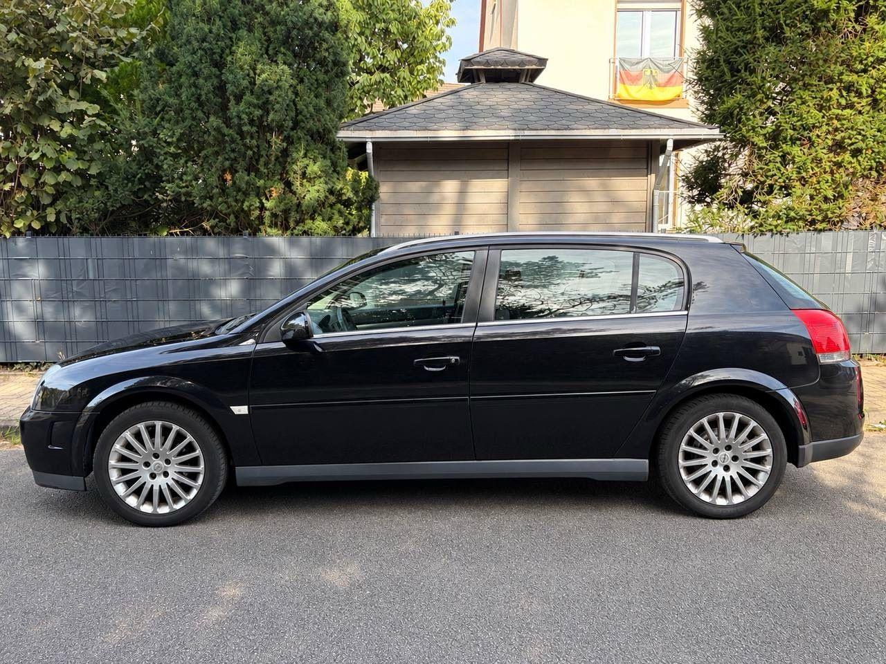 Opel Signum 2005 — rear view