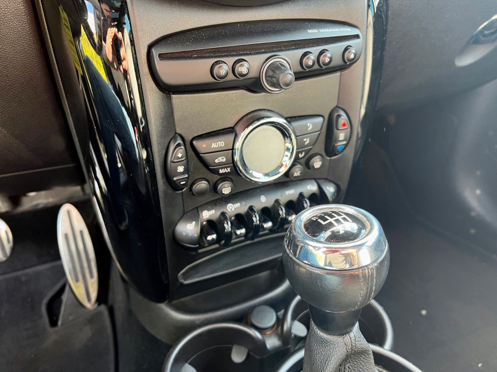 Fahrzeugabbildung MINI Cooper SD Countryman All4 Navi Leder Xenon SPORT