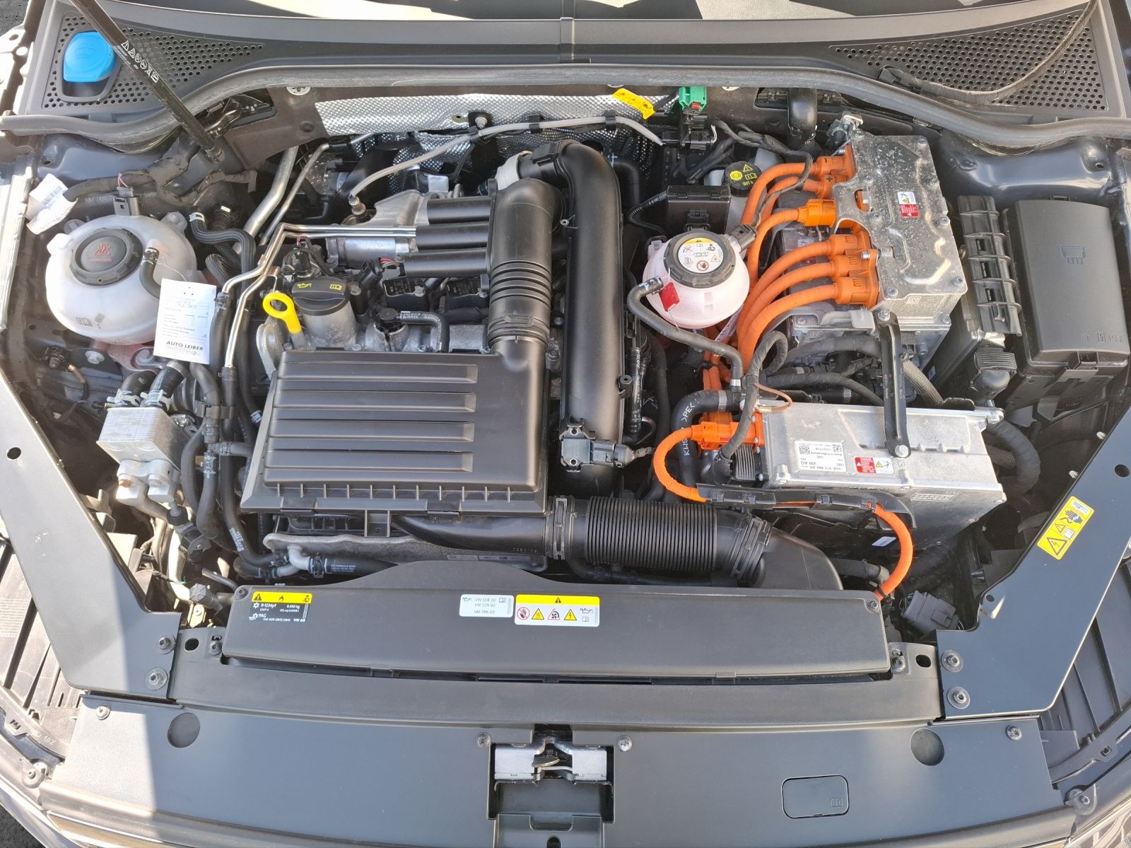 Fahrzeugabbildung Volkswagen Passat Variant GTE LED Navi ACC RFK SH LM
