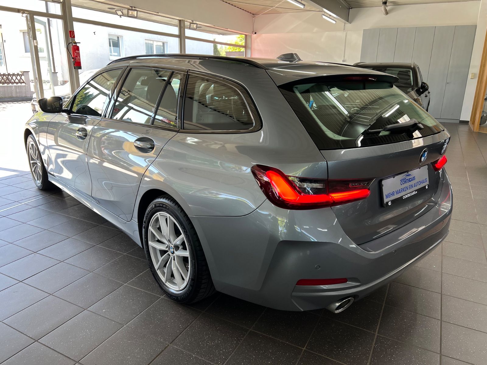 BMW 320 d xDrive Touring III DRIVING ASSISTANT III foto 8